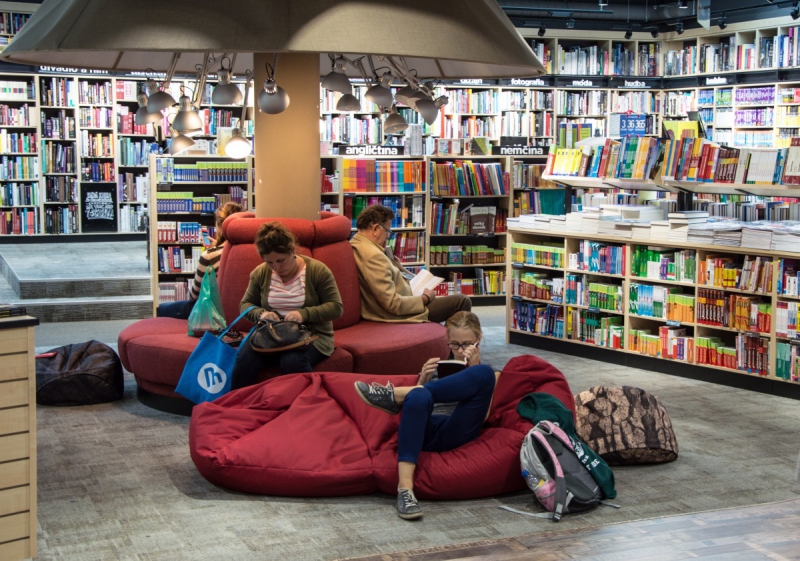 ecommerce-CUERS-min_books_bookstore_book_reader_readers_reading_shop_sale_books-849006